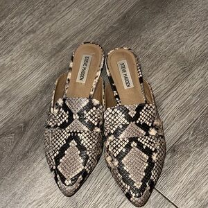 Steve Madden Black and Cream Snake Print Mules